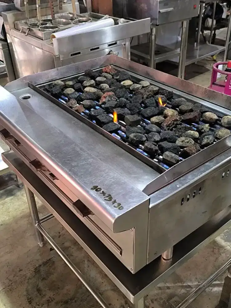 Grill batu lava include meja 
Uk 90×75×85 

Harga 5,8jt