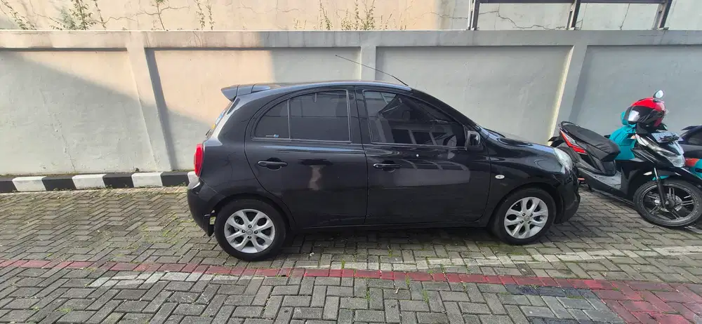 Nissan March 2018 Bensin