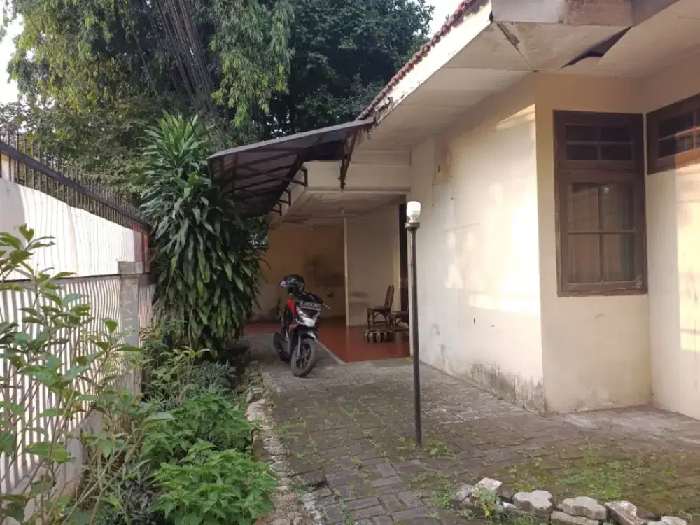 Rumah Lama Cocok unt Bisnis dkt Tol Kampus Mustopo Bintaro Jaksel