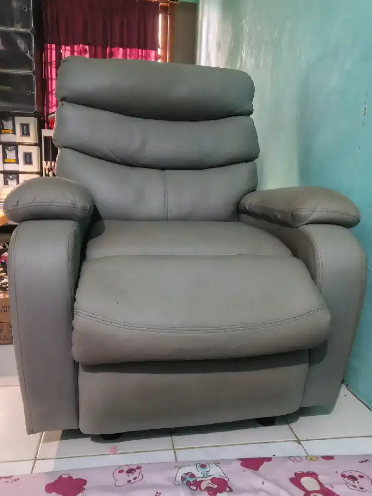 Sofa recliner informa niels masih sangat bagus