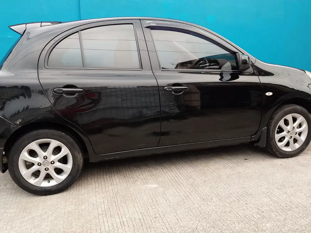 Nissan March 2015 Bensin