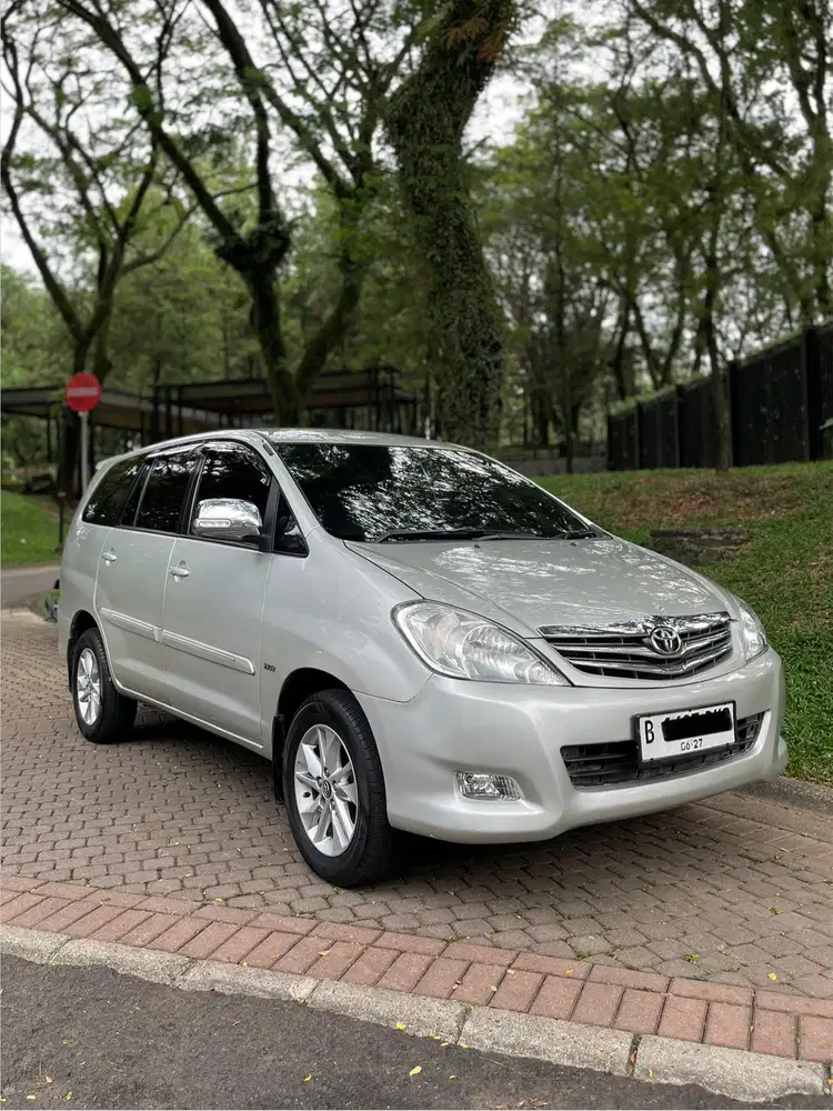 Kijang Innova 2.0 G AT 2010 Bensin