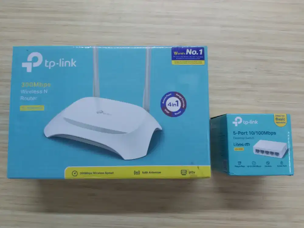 2 Unit TPLink Router dan Switch