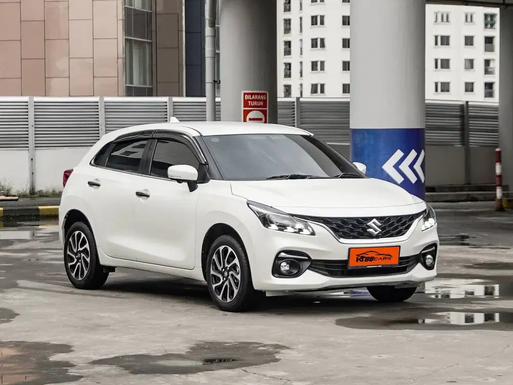 Suzuki Baleno Hatchback 2024 pemakaian 2025 putih matic