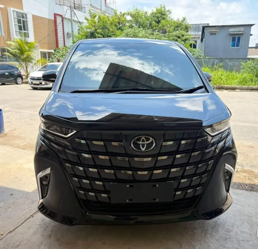 Toyota Alphard hybrid