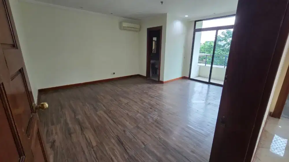 Kondominium Graha Family Luas 158 m² Harga Menarik