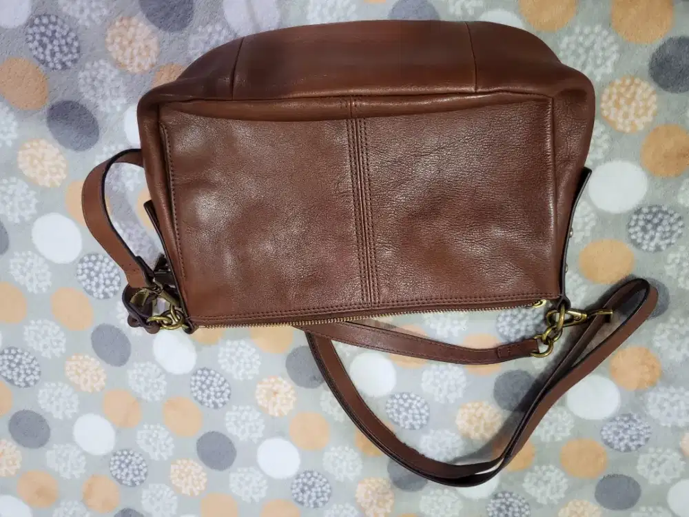 Tas wanita fossil