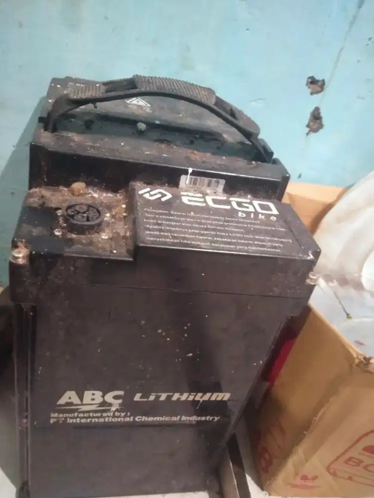 Baterai motor listrik