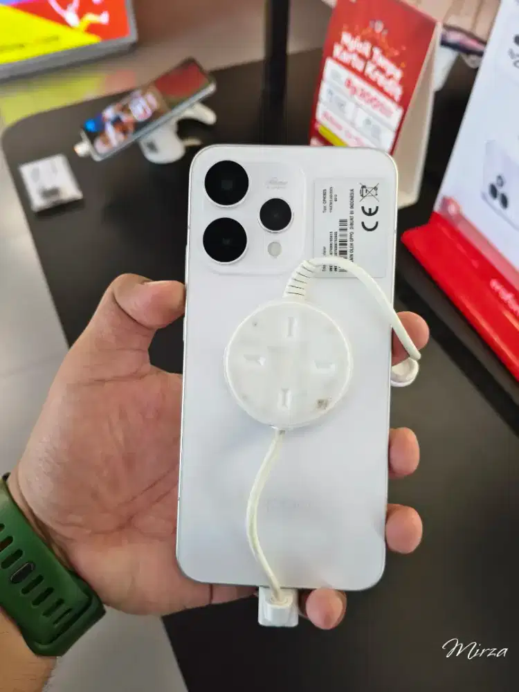 Oppo Reno 15 5G,, promo cicilan free 2x angsuran syarat KTP aja