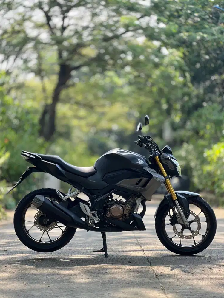 HONDA NEW CB150R HITAM 2023 LOW KM PAJAK ON KAYAK BARU