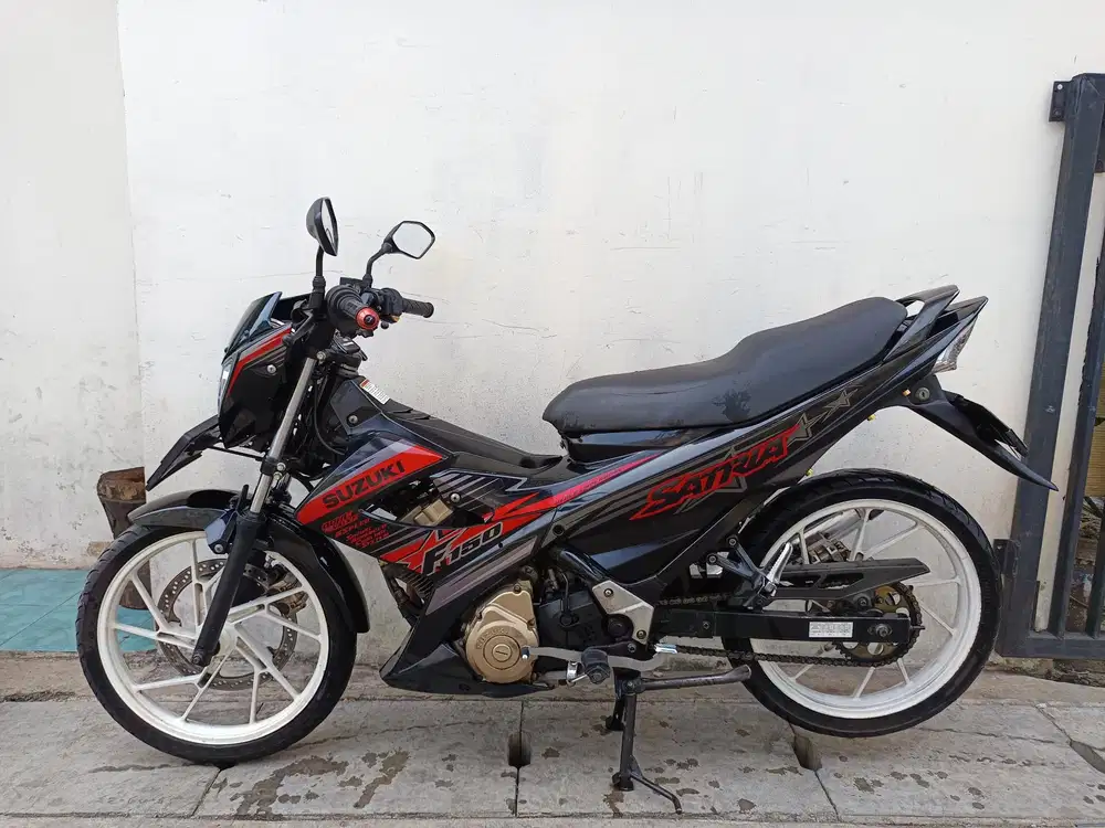 Di jual cepat satria f150 predator 2015 bagus