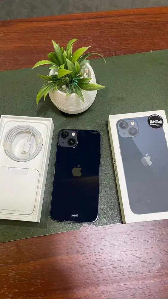 iPhone 13 128GB Midnight Garansi Resmi Ex iBox