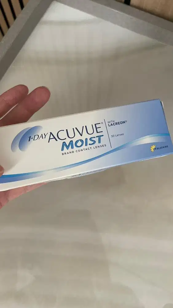Softlens Acuvue moist optik seis