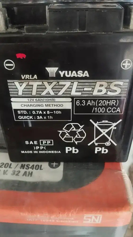 Accu aki bekas vespa motor w135 tipe aki ytx7L-BS yuasa ori harley dll