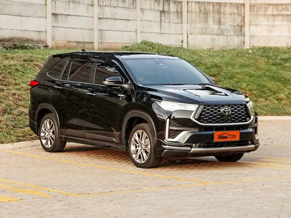 Zenix Q Hybrid TSS Modelista 2023 Hitam