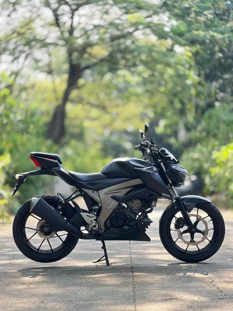 SUZUKI GSX 150S HITAM 2017 PAJAK HIDUP SIAP GASPOL