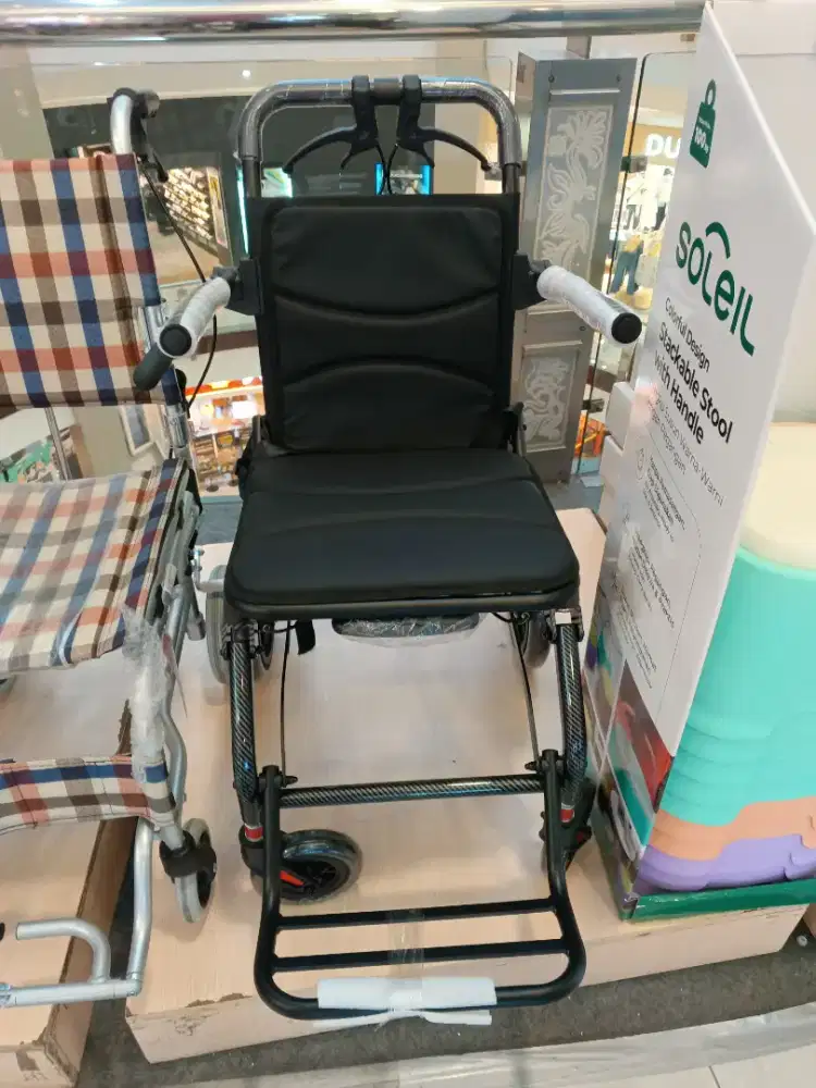 PORTABLE TRAVELING WHEELCHAIR