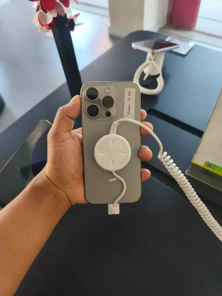 IPHONE 16 PRO 256GB CICILAN 2.204.000 TENOR 12 BULAN DENGAN KTP SAJA