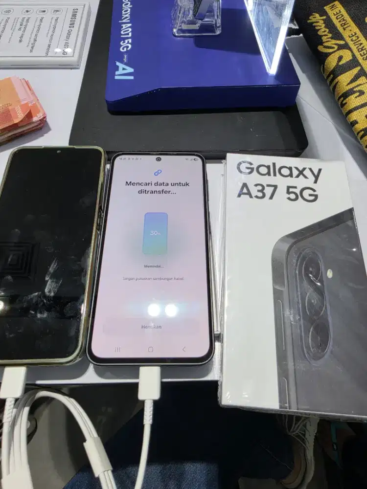 SAMSUNG GALAXY A37