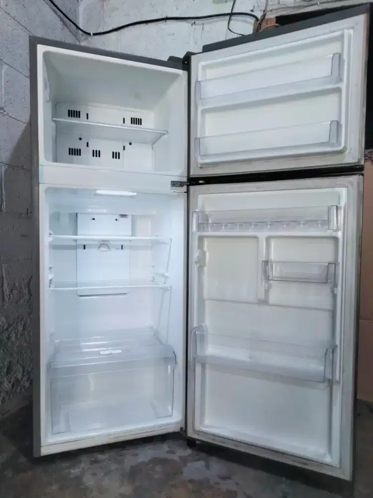 KULKAS 2PINTU ( LG )