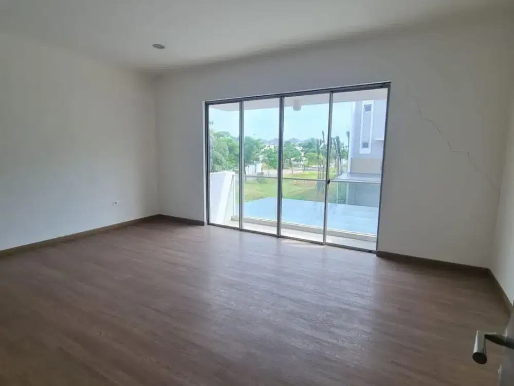 Rumah 3 Lantai Siap Huni di Cluster Symphony Pik 2