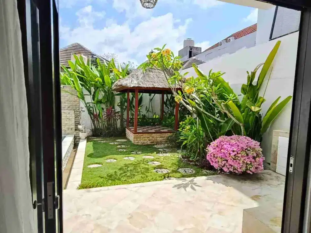 for rent villa with pool furnished bebas banjir