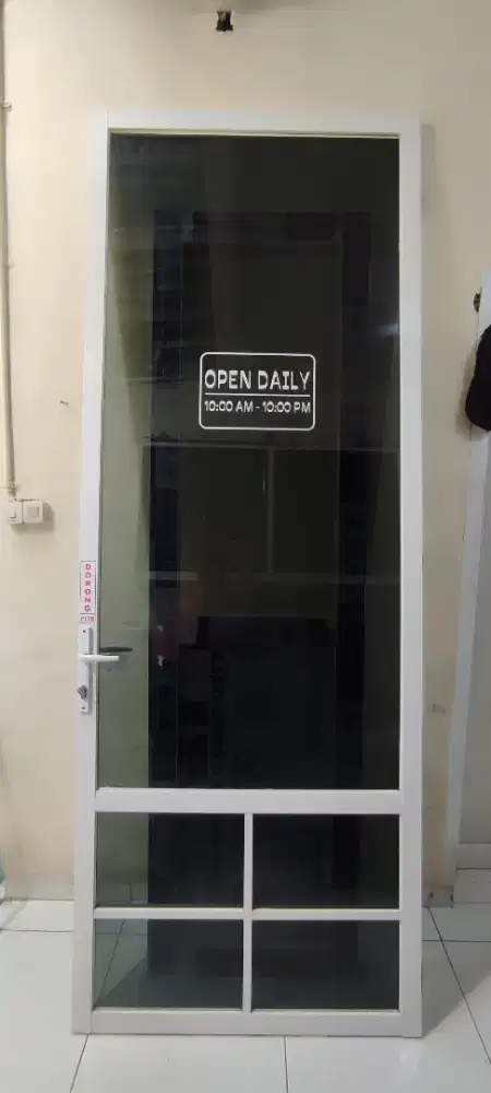 Bekas pintu kaca aluminium