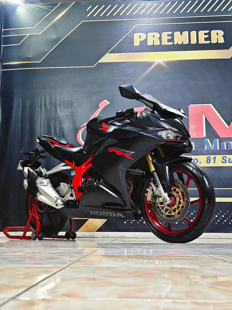 Cbr 250RR Black Matte reg. 2019 odo 22rb top .Anugerah motor rungkut