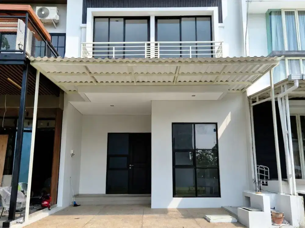 Rumah Zimbali Costa New • Minimalis • Carport
