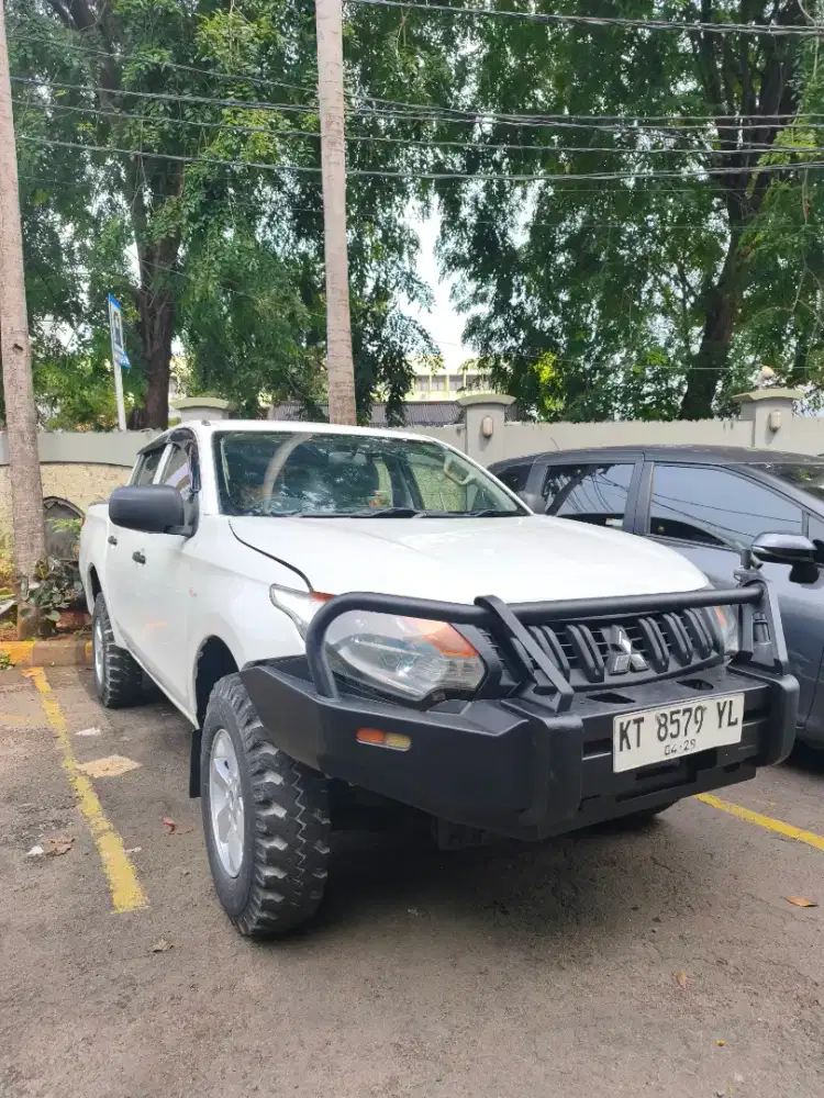 Mitsubishi Strada Triton 4 x 4 HDX 2018 manual
