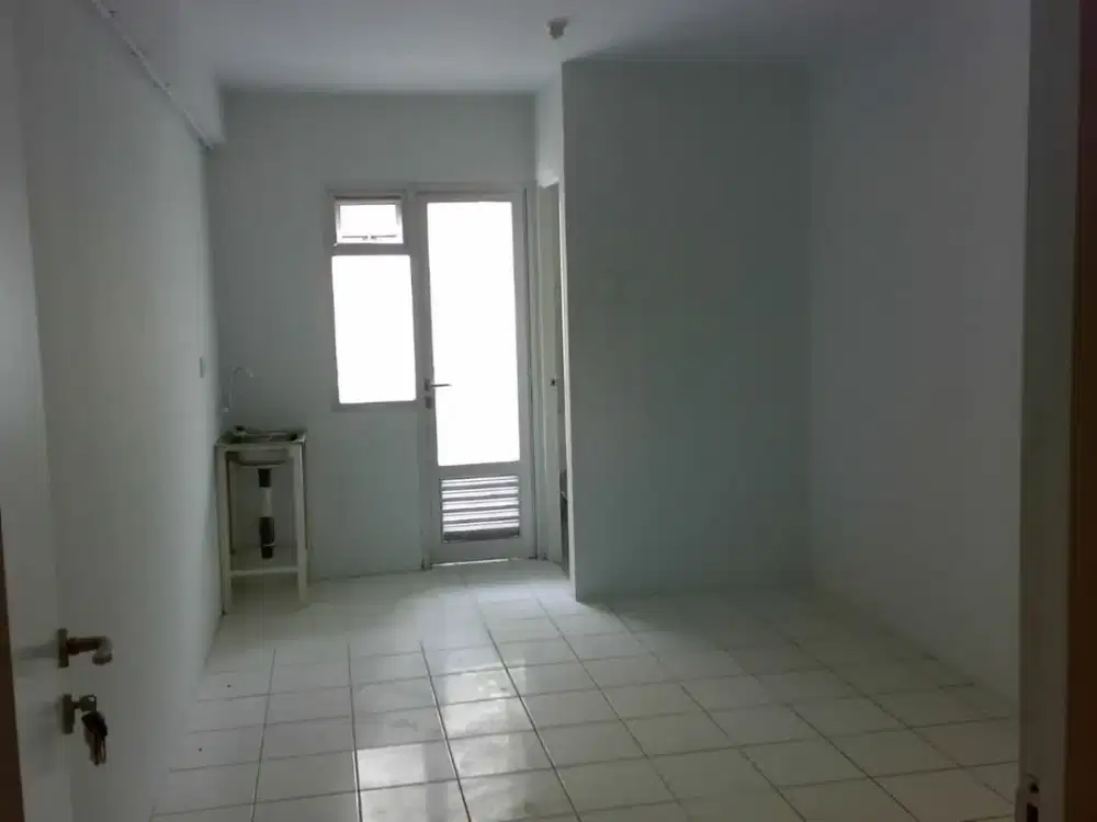 Disewakan Apartemen gading nias Kosongan studio room lt 10 Alamanda