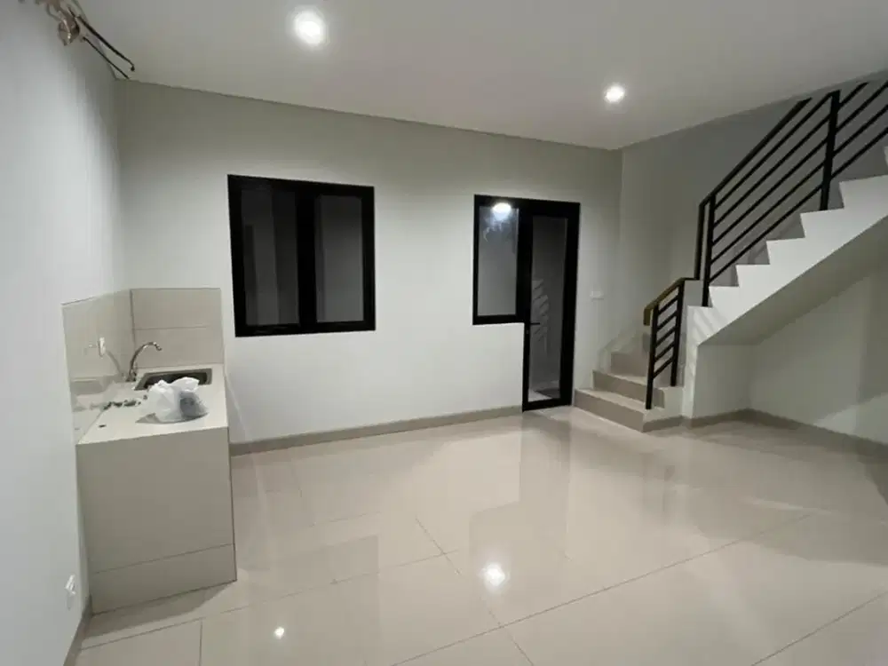 Dijual rumah siap huni area bebas banjir di Summarecon Crown Gading Cluster Viola Bekasi
