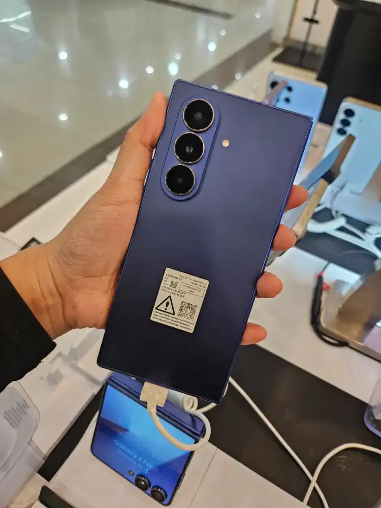 Samsung Galaxy Z Fold 7 Free Buds 4 atau Tab A11