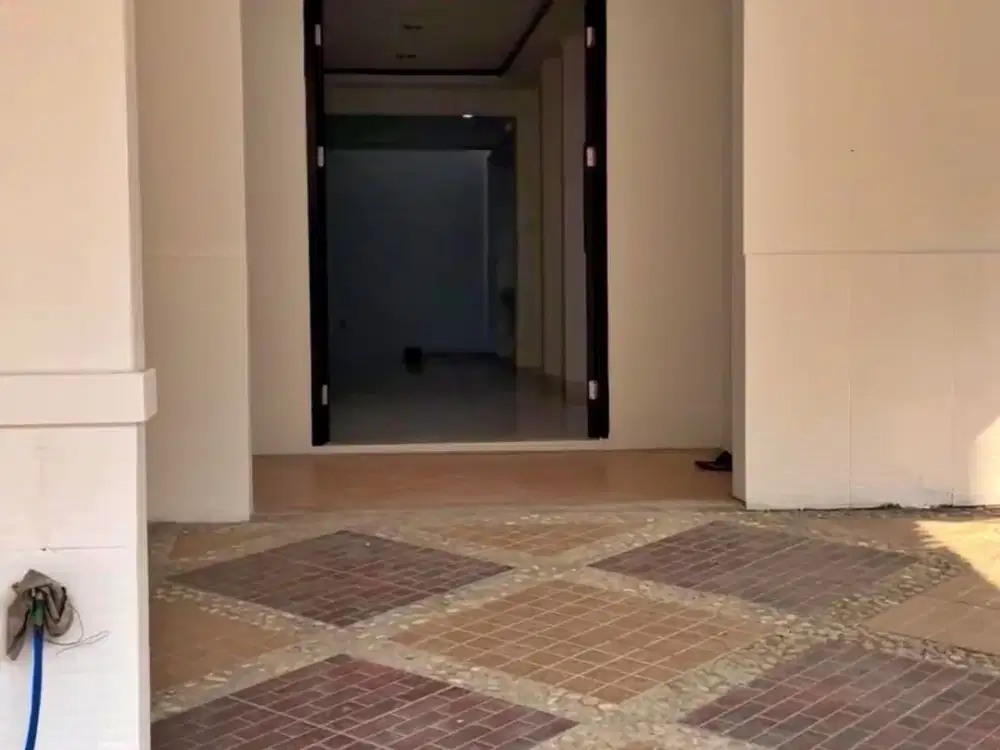 Rumah 3 Lantai Full Renov Harga Terbaik di Legenda Wisata Cibubur