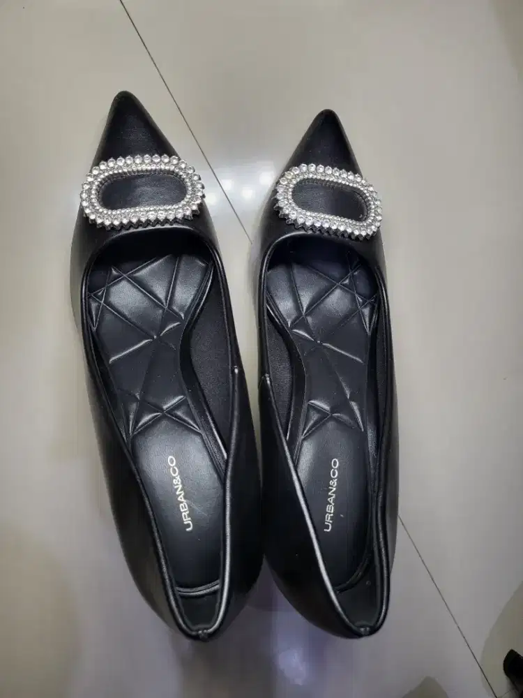 Sepatu highheel wanita