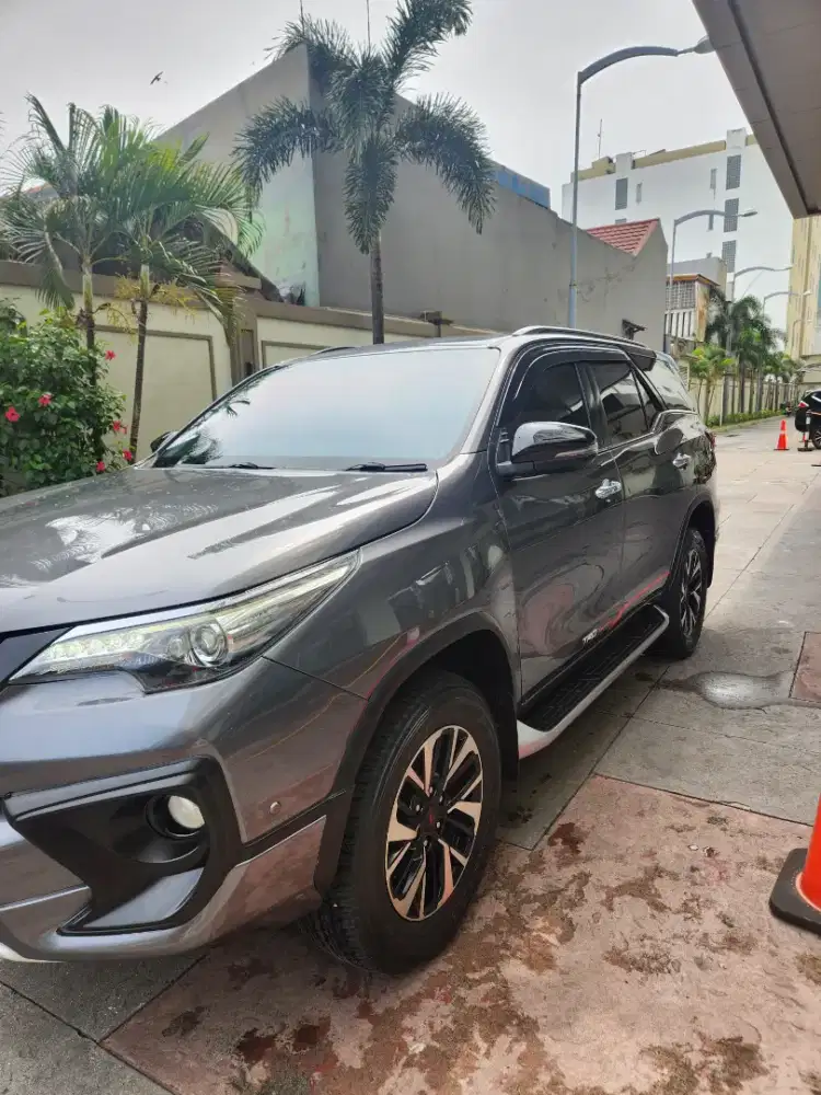 TOYOTA FORTUNER. VRZ. TRD 19