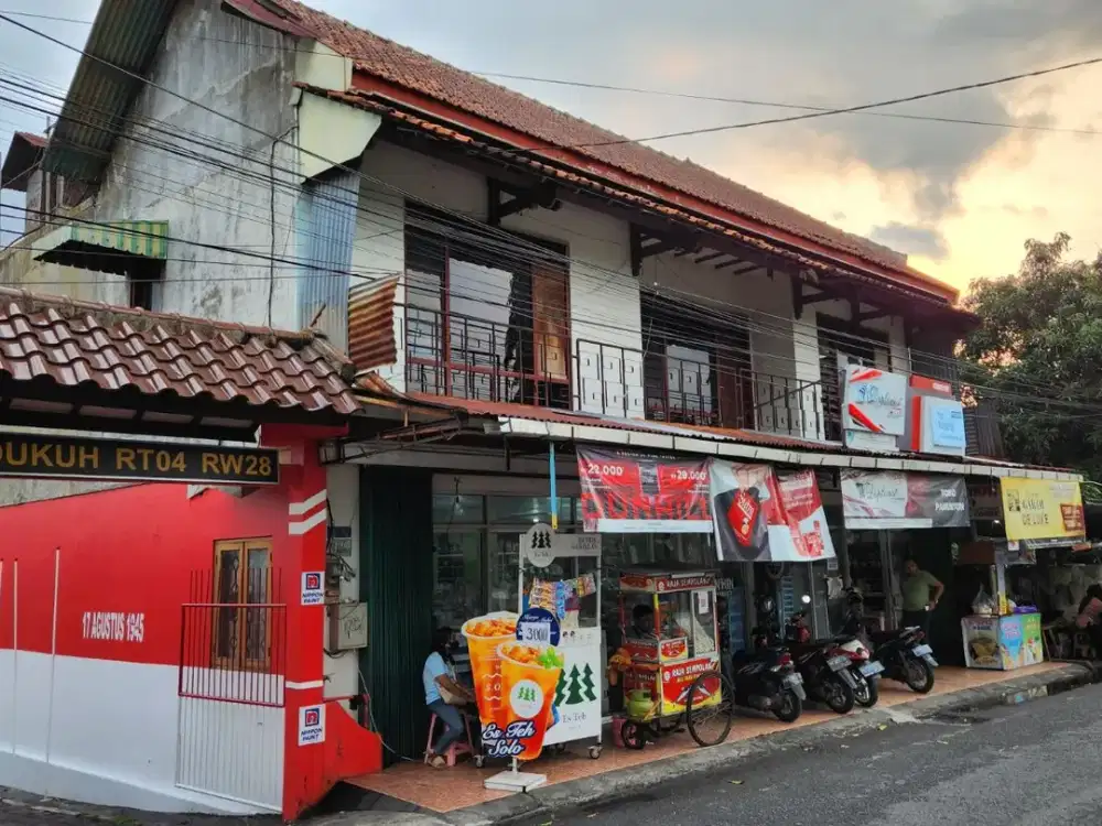 Dijual ruko di pinggir jalan Mlati, Kabupaten: Sleman Yogyakarta Ruko 3 lantai