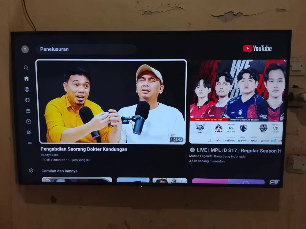Dijual Cepat Smart TV Merk Sharp 52 Inch, bisa nego