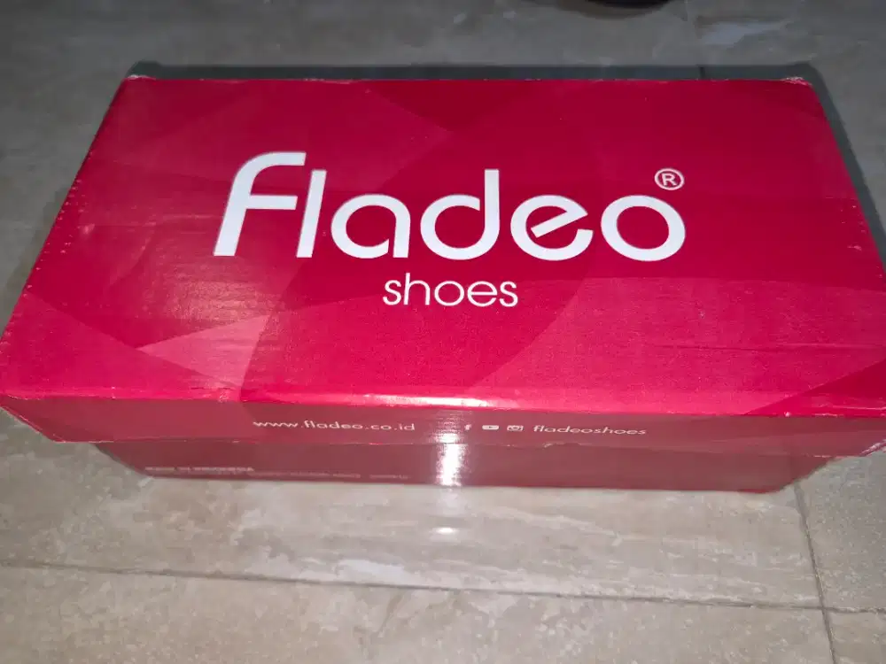 Kardus Sepatu Box Sepatu merk Fladeo