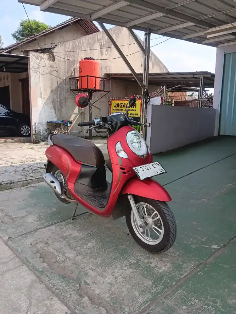 Forsale scoopy 2023 merah