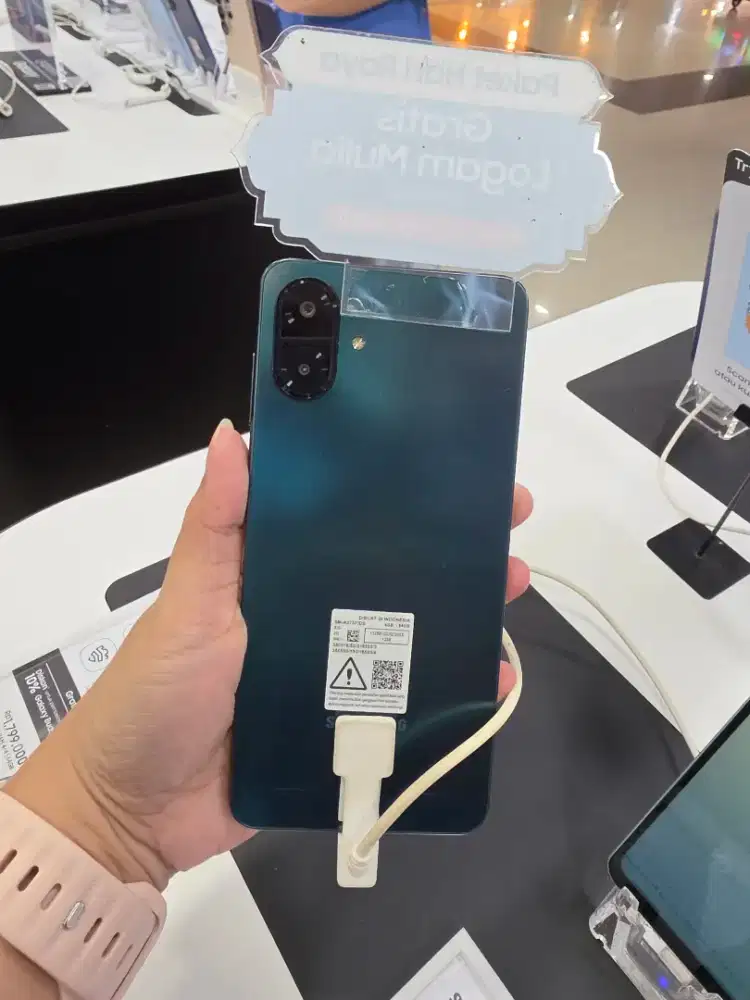 Samsung A07 bonus adapter, temper, dan casing