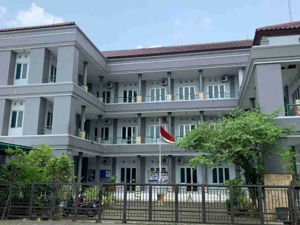 Dijual Cepat Gedung Bangunan Sekolah Jalan Raya Sultan Agung Bekasi Kota