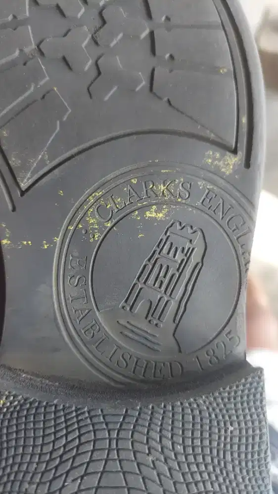 Sepatu clarks england