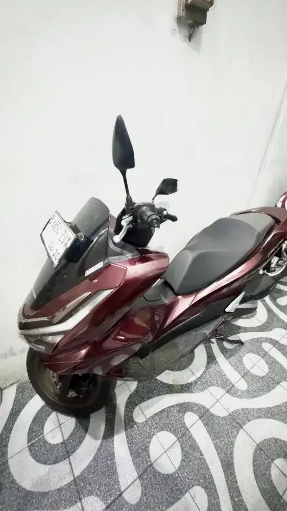 Honda PCX Roadsync 2025 Burgundy