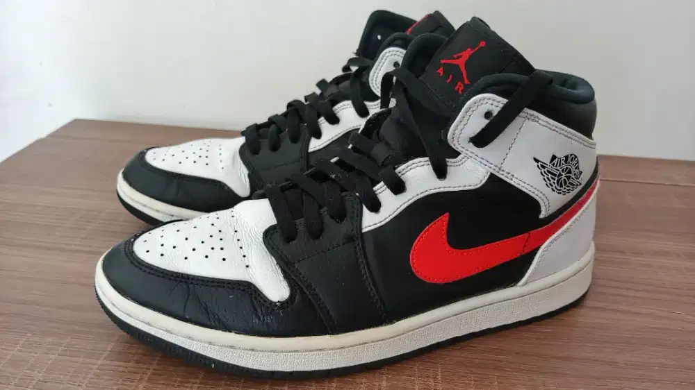 Nike Air Jordan 1 Mid Chili Red th. 2020 Size 42 Made In China