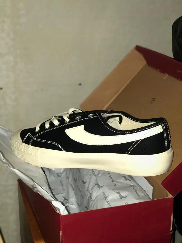 DIJUAL SEPATU COMPASS NEW