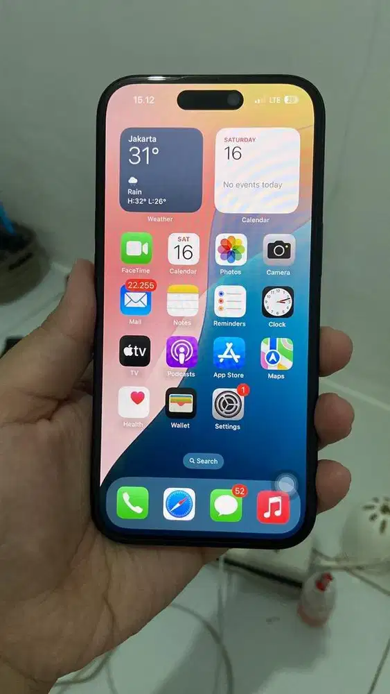 iPhone 15 256GB Hitam