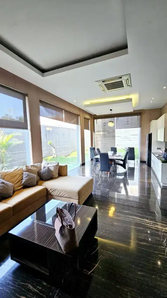 Rumah Pakuwon Indah VBR 2 Full Interior Premium Jalan Kembar Boulevard