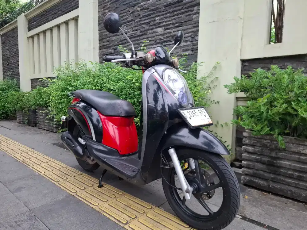 Scoopy 2012 lengkap bpkb stnk pajak telat