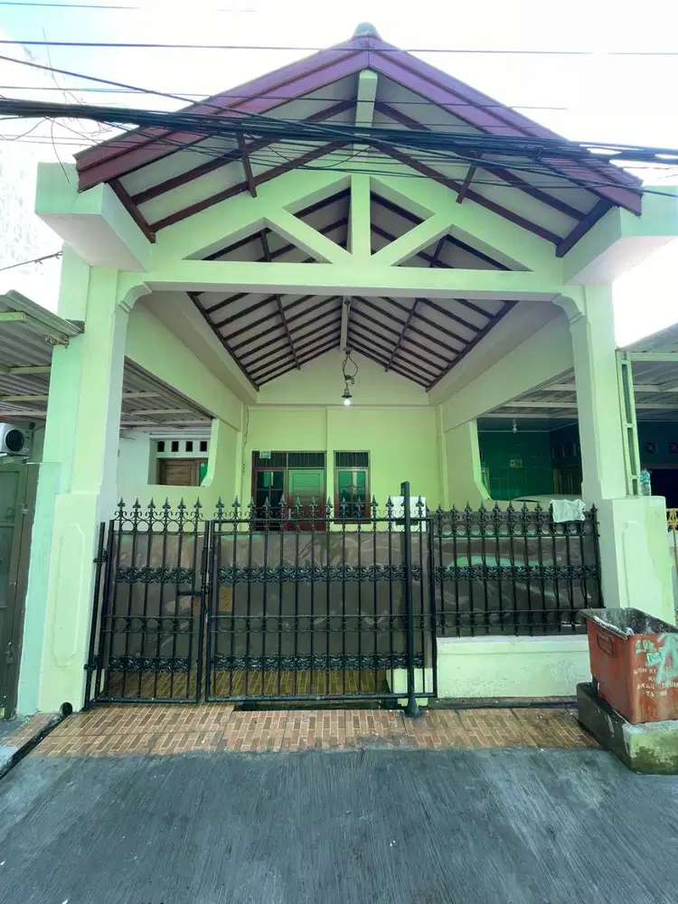 Rumah disewakan di belakang SMPN 252 Pondok Kelapa